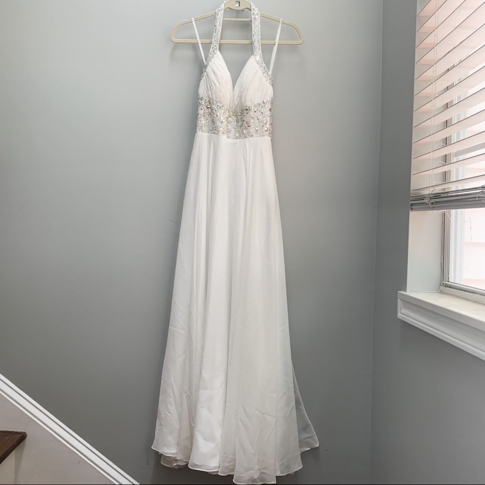 WOW brand Prom/Pageant/Evening Gown White Halter